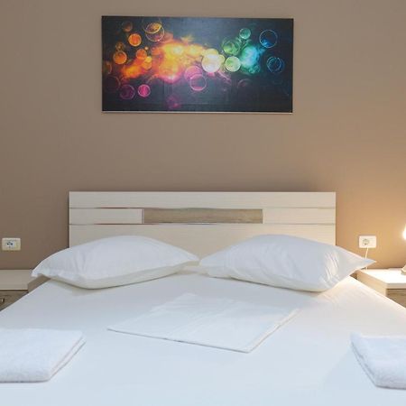 Saranda Inn Rooms & Apartments Kültér fotó