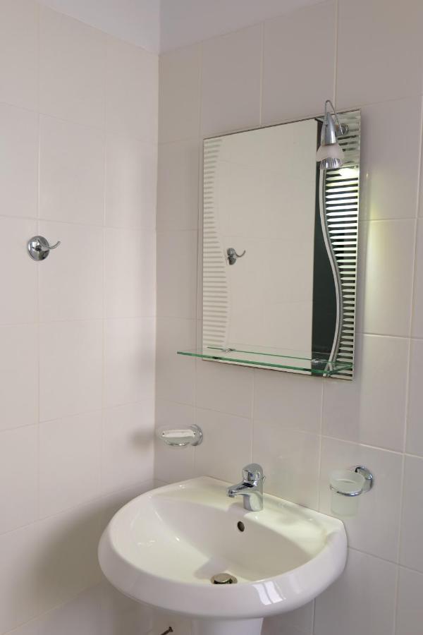 Saranda Inn Rooms & Apartments Kültér fotó