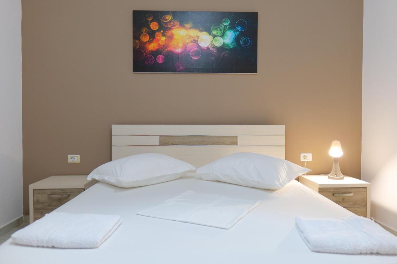 Saranda Inn Rooms & Apartments Kültér fotó