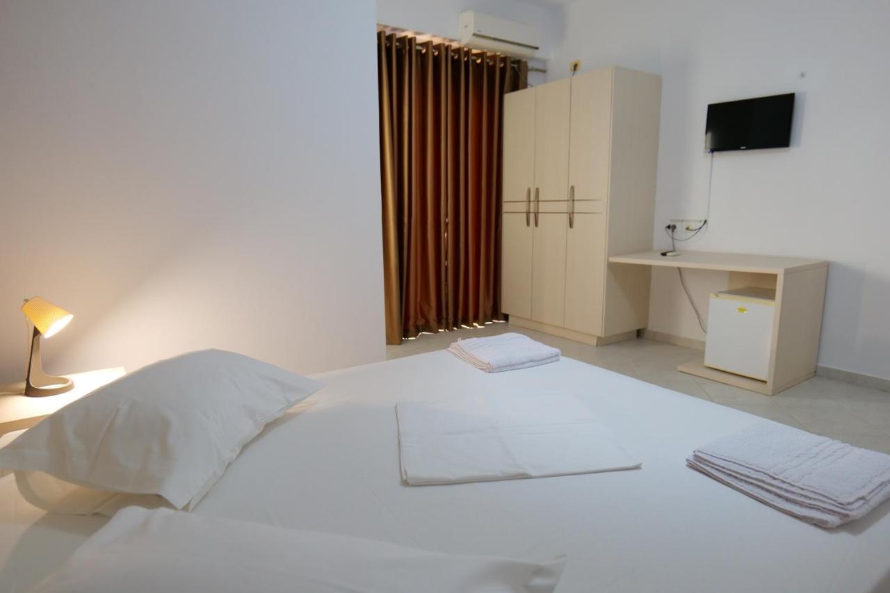 Saranda Inn Rooms & Apartments Kültér fotó