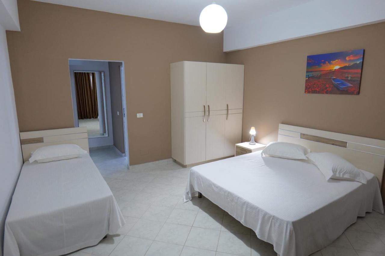 Saranda Inn Rooms & Apartments Kültér fotó