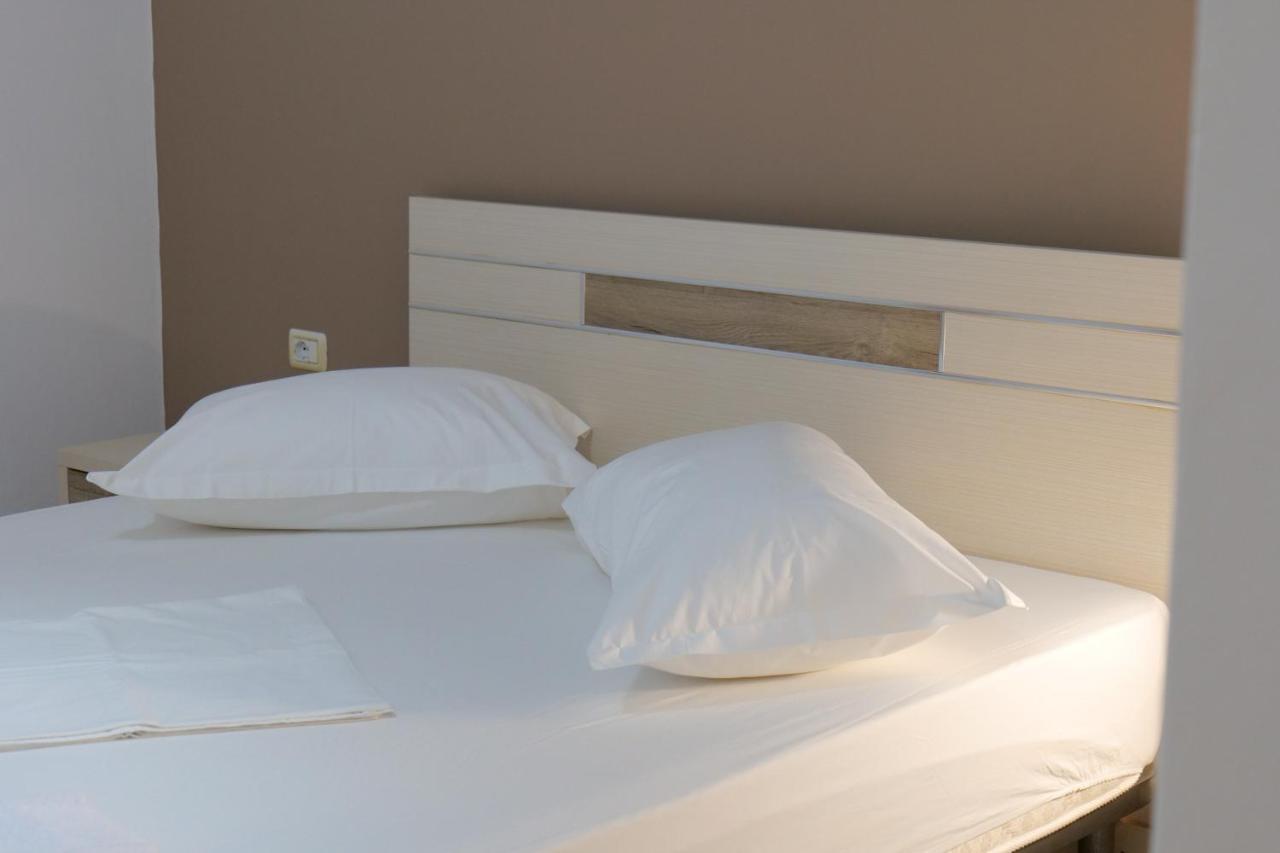 Saranda Inn Rooms & Apartments Kültér fotó